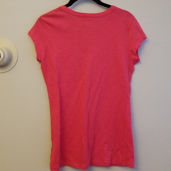 V-neck short sleeve tee - Picture 2 of 4